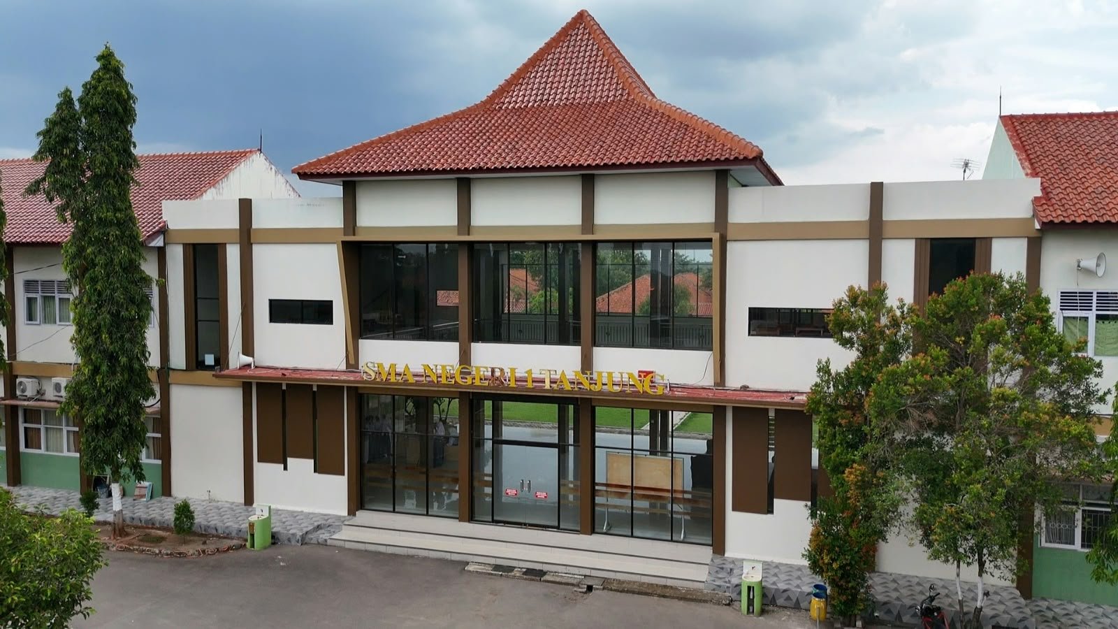Bangunan Depan